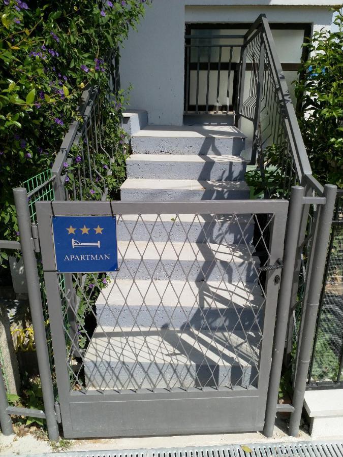 Happy Home Petrovija Exterior photo