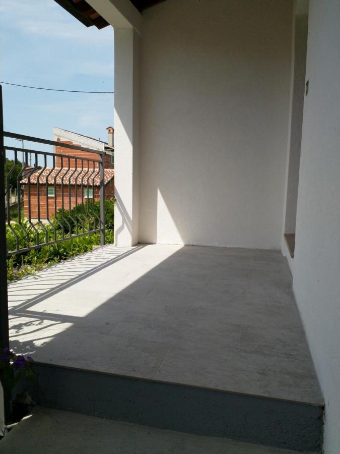 Happy Home Petrovija Exterior photo
