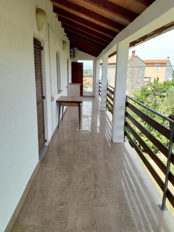 Happy Home Petrovija Exterior photo