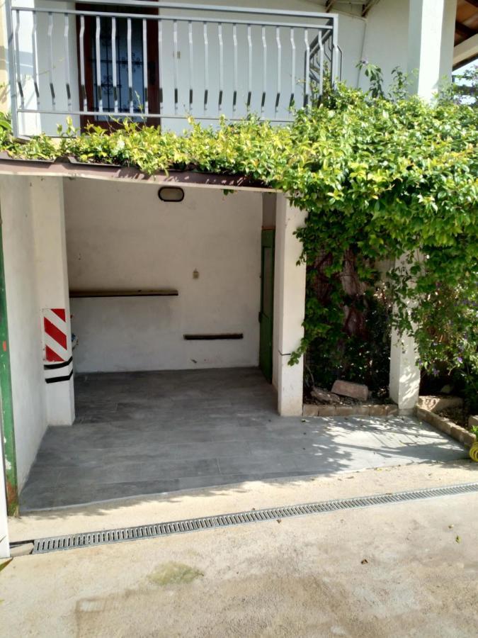 Happy Home Petrovija Exterior photo
